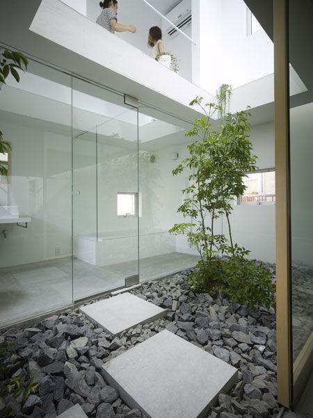 nhà vệ sinh bằng kính